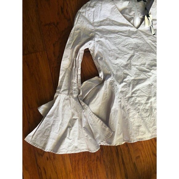 Romeo & Juliet Couture Medium Deep V Neck Blouse Bell Sleeves Multicolor NWT NEW - Picture 9 of 10